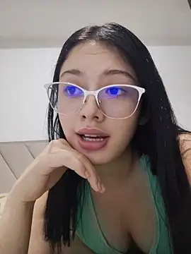 Snapshot of Daniand chatting on 25, 5, 2026 Daniand online show from 25, 5, 2026