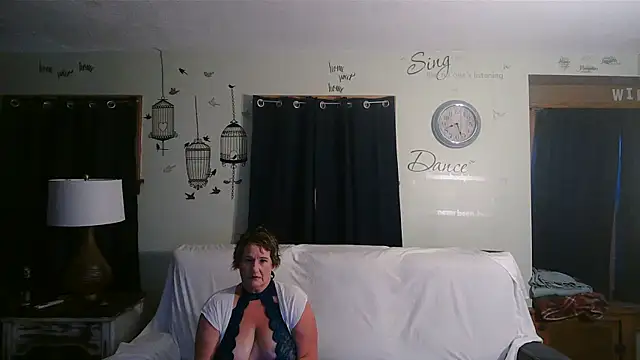 Snapshot of curvysecret1971 chatting on 31, 5, 2026 curvysecret1971 online show from 31, 5, 2026