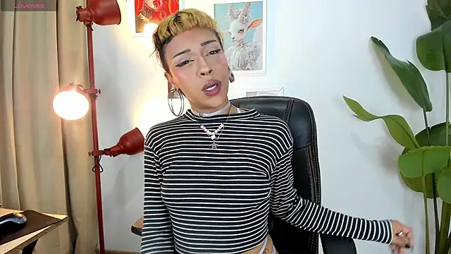 jade star   online show from 15, 5, 2026