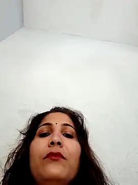 Reena2222 online show from 11, 5, 2026