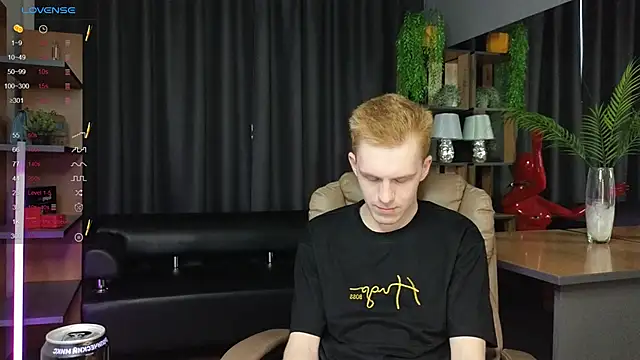 Tommy CrashXXX online show from 9, 5, 2026