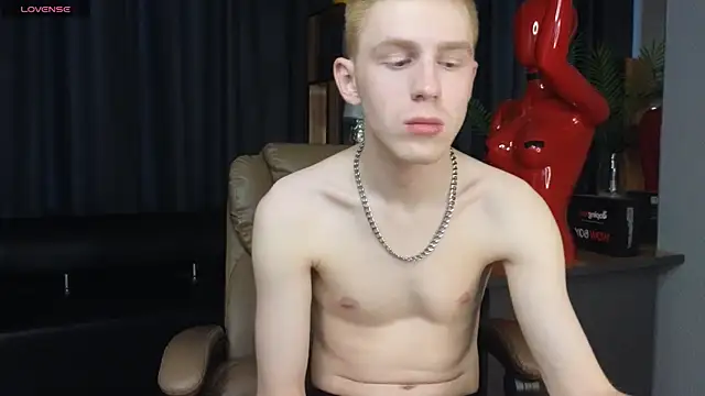 Tommy CrashXXX online show from 27, 5, 2026