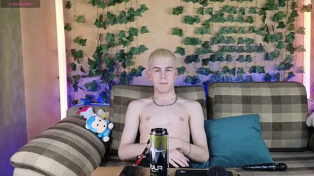 Tommy CrashXXX online show from 4, 6, 2026