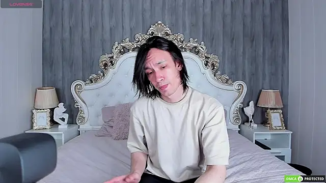 CalvinChapman online show from 30, 6, 2026