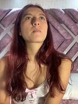Snapshot of EveRave_Pink chatting on 28, 5, 2026 EveRave Pink online show from 28, 5, 2026