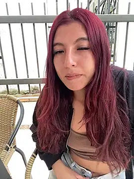 Snapshot of EveRave_Pink chatting on 4, 6, 2026 EveRave Pink online show from 4, 6, 2026