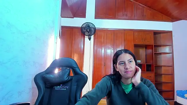Soffy and Emily online show from 4, 6, 2026