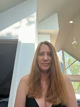  Melanie 83 online show from 9, 5, 2026