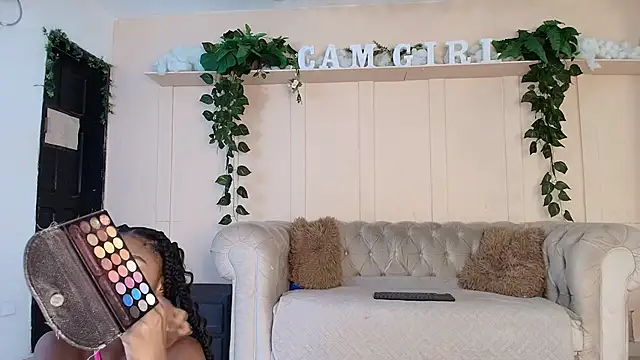 Snapshot of zhara_smith chatting on 5, 6, 2026 zhara smith online show from 5, 6, 2026