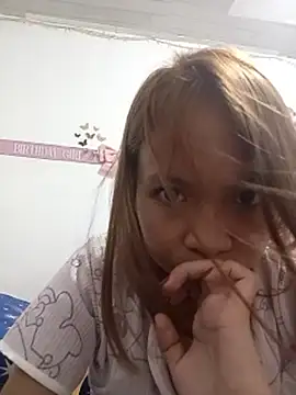 Snapshot of sweetpinayxxx chatting on 28, 5, 2026 sweetpinayxxx online show from 28, 5, 2026