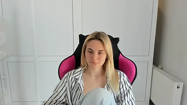 Emma starrs  online show from 4, 7, 2026