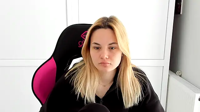 Emma starrs  online show from 14, 5, 2026