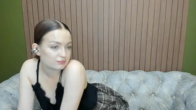 Mila Richardson online show from 31, 5, 2026