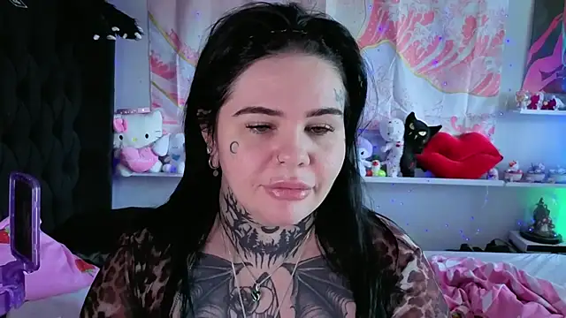 BigBootyHolly online show from 17, 7, 2026