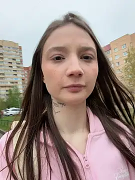 hiding-mila online show from 14, 5, 2026