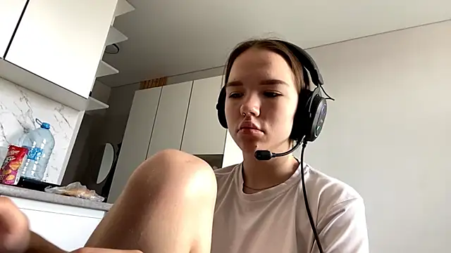 FewerCadre online show from 6, 6, 2026