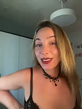 space couple online show from 15, 6, 2026