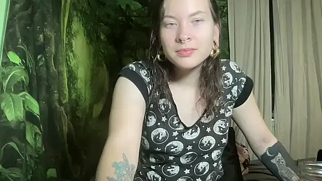 mo0ngoddess online show from 6, 1, 2026