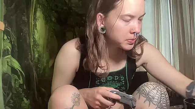 mo0ngoddess online show from 21, 3, 2025