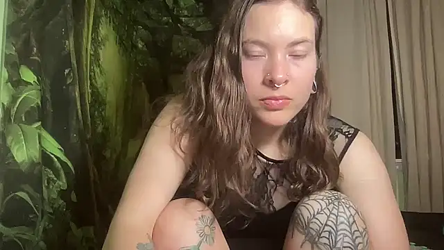 mo0ngoddess online show from 4, 11, 2025