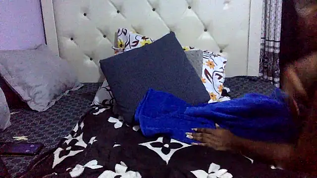 creamyamber online show from 28, 9, 2025