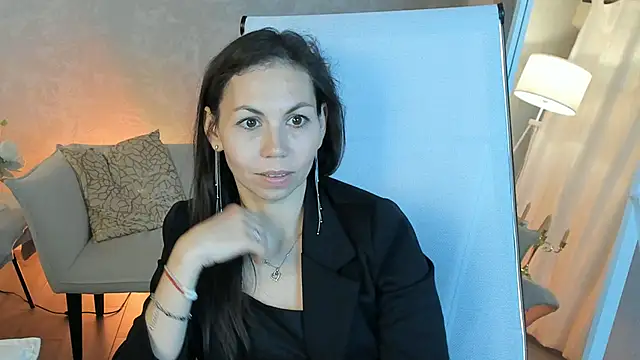 TrasyMorris online show from 12, 5, 2026
