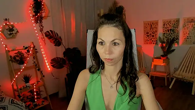 TrasyMorris online show from 12, 6, 2026