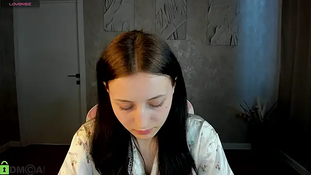 Tracey Gill online show from 31, 5, 2026
