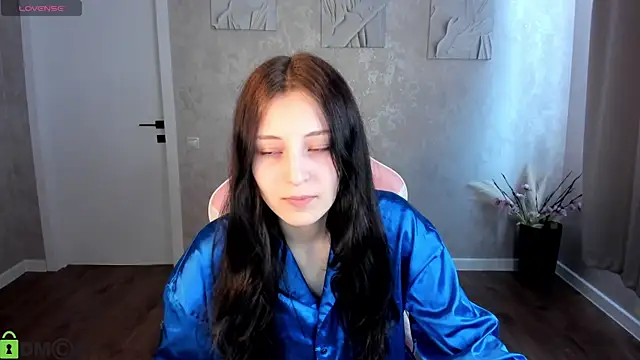 Tracey Gill online show from 1, 6, 2026