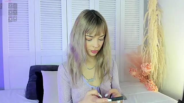 akemi   online show from 28, 5, 2026