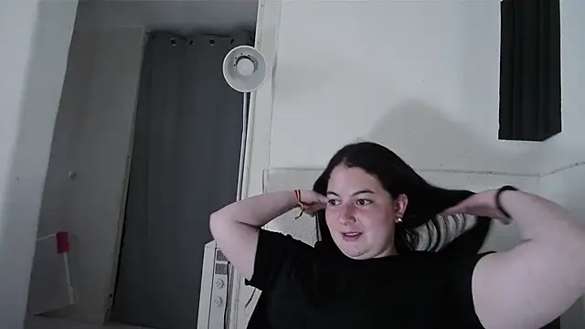 Snapshot of arilu_4you chatting on 17, 5, 2026 arilu 4you online show from 17, 5, 2026