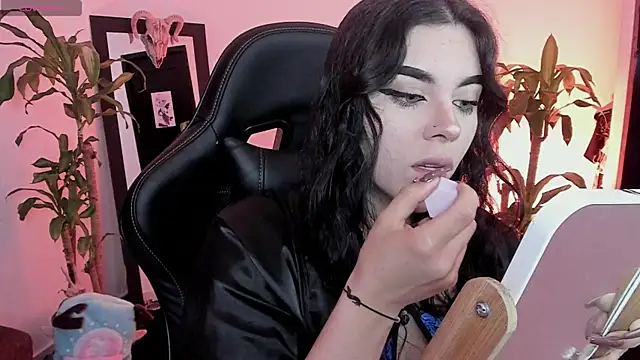MissCharlottte 18 online show from 25, 6, 2026