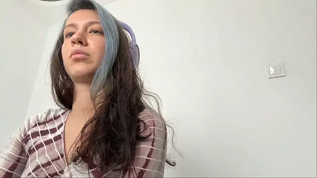 SharondaHiraoka online show from 17, 5, 2026