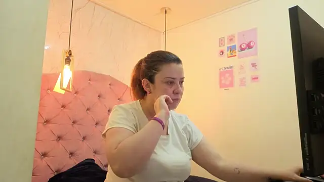Snapshot of Laady_rosse chatting on 11, 7, 2026 Laady rosse online show from 11, 7, 2026