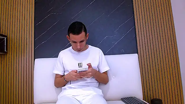 Isak Berekoa online show from 26, 6, 2026
