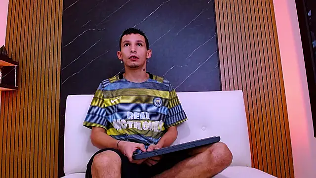 Isak Berekoa online show from 3, 6, 2026