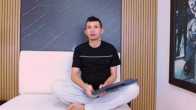 Isak Berekoa online show from 30, 6, 2026