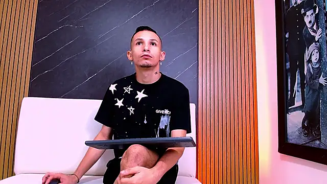 Isak Berekoa online show from 6, 6, 2026