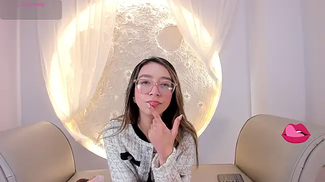 HannaCarttier  online show from 16, 6, 2026