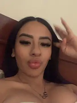 Snapshot of Sweet1_Treat chatting on 23, 5, 2026 Sweet1 Treat online show from 23, 5, 2026