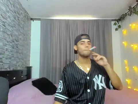 AlexBunny  online show from 20, 5, 2026