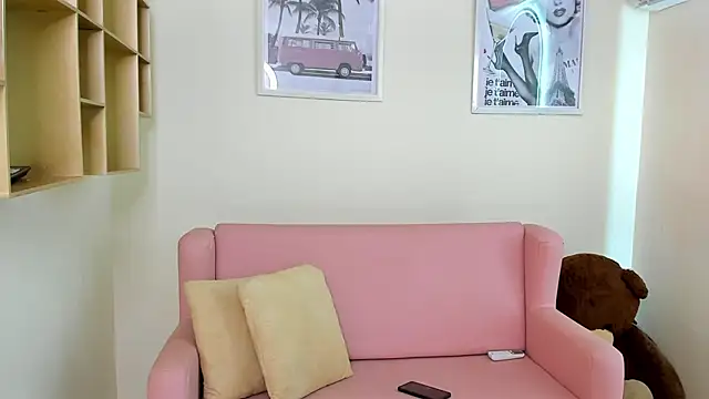 iris blair  online show from 4, 6, 2026
