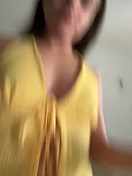 Sarah  hot online show from 8, 7, 2026