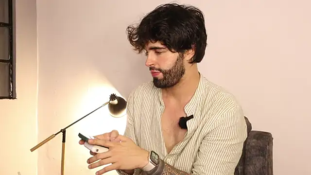 Snapshot of JuanMillano chatting on 9, 7, 2026 JuanMillano online show from 9, 7, 2026