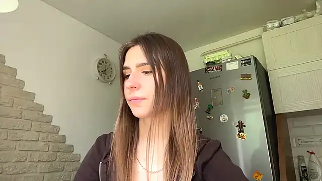 ZaraGuyette online show from 27, 5, 2026