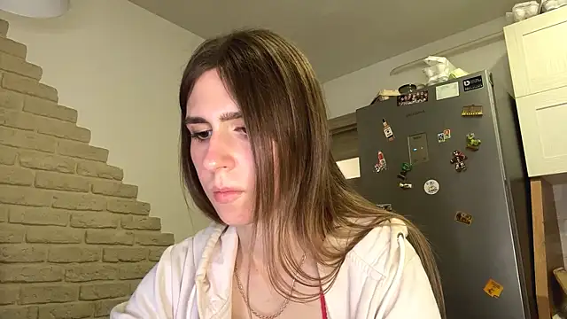ZaraGuyette online show from 15, 6, 2026