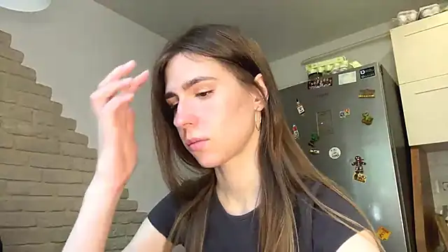 ZaraGuyette online show from 24, 5, 2026