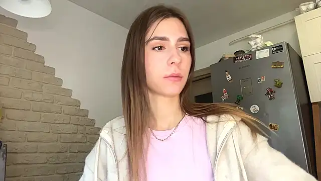 ZaraGuyette online show from 15, 6, 2026