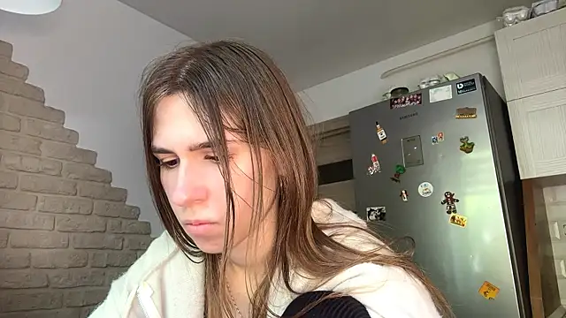 ZaraGuyette online show from 17, 5, 2026