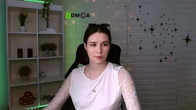 angie foxy1 online show from 27, 6, 2026